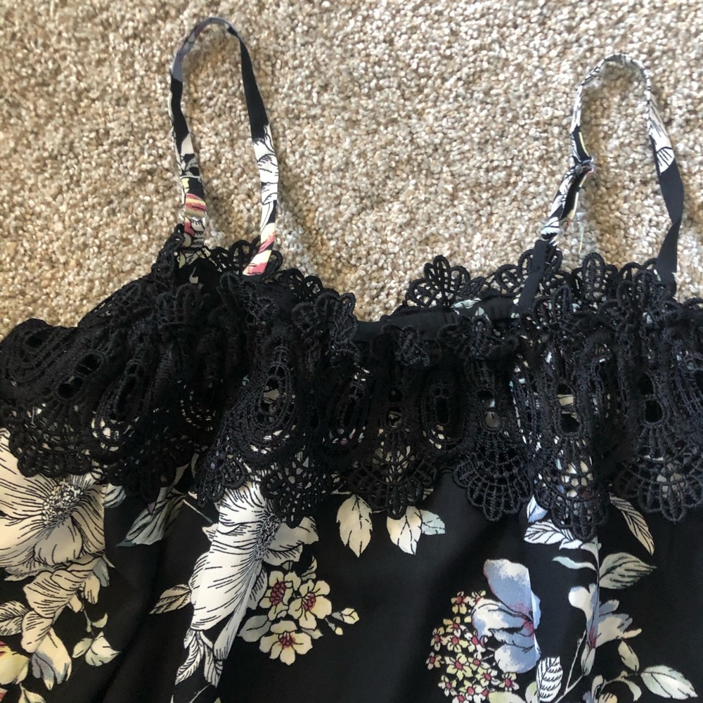 Black Floral Fortune Ivy Blouse - Picture 2 of 2
